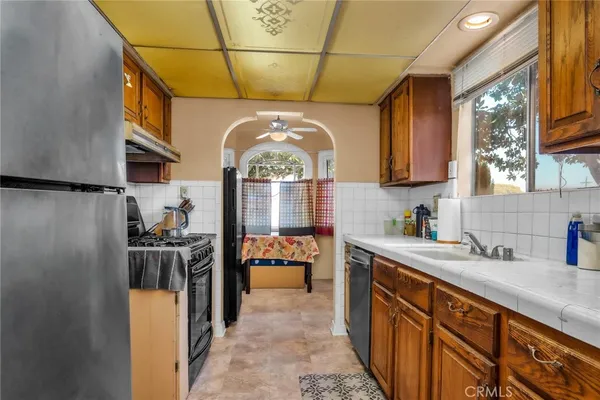 $799,000 | 2000 West 80th Street, Los Angeles, CA 90047