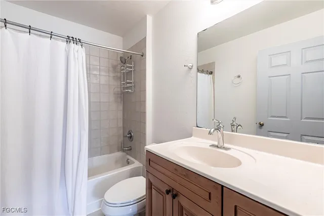 $337,000 | 14895 Pleasant Bay Lane, Unit 5204, Naples, FL 34119