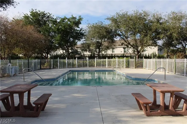 $337,000 | 14895 Pleasant Bay Lane, Unit 5204, Naples, FL 34119