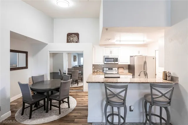 $337,000 | 14895 Pleasant Bay Lane, Unit 5204, Naples, FL 34119