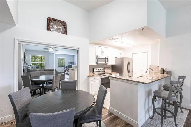 $337,000 | 14895 Pleasant Bay Lane, Unit 5204, Naples, FL 34119