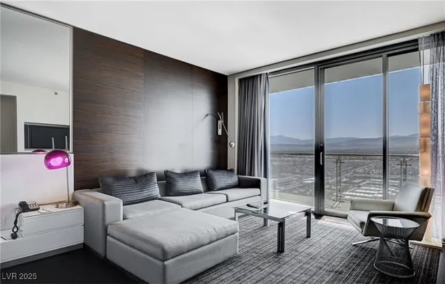 $300,000 | 4381 West Flamingo Road, Unit 3007, Las Vegas, NV 89103