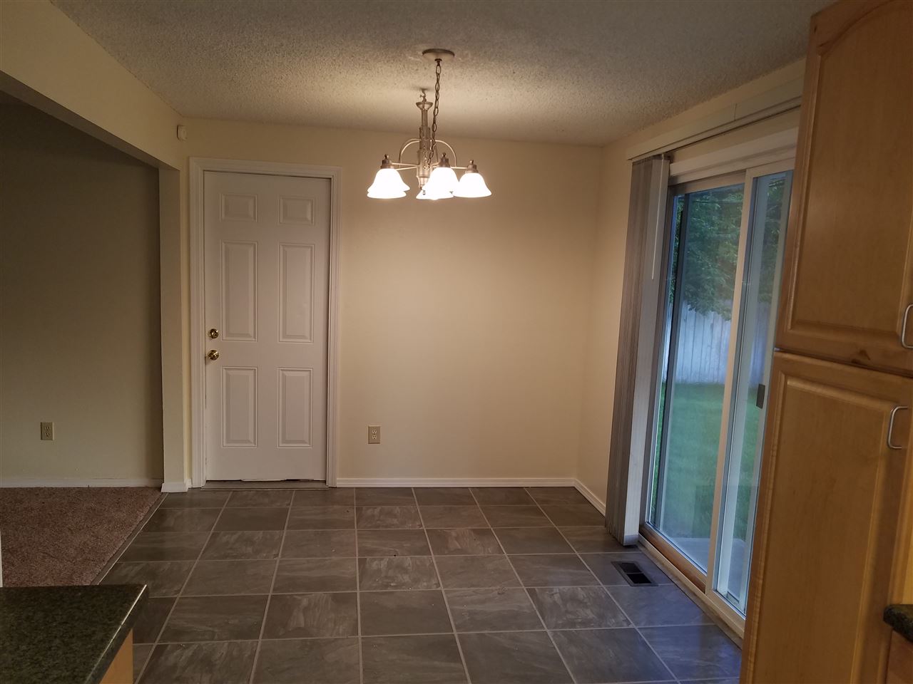 3006 South Whipple Road Spokane Valley, WA 99206 - Photo 4 of 20