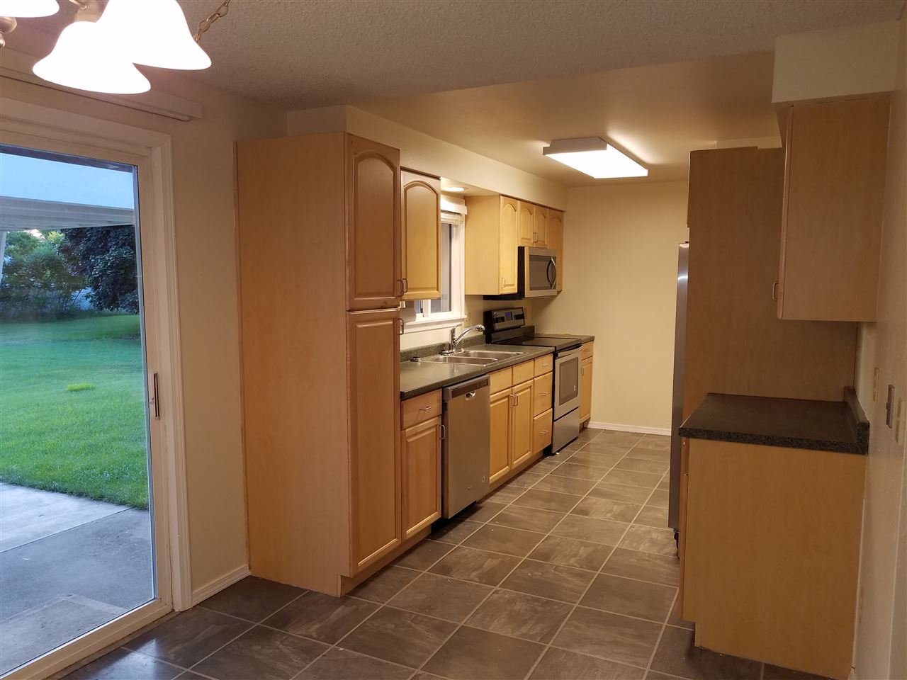 3006 South Whipple Road Spokane Valley, WA 99206 - Photo 5 of 20