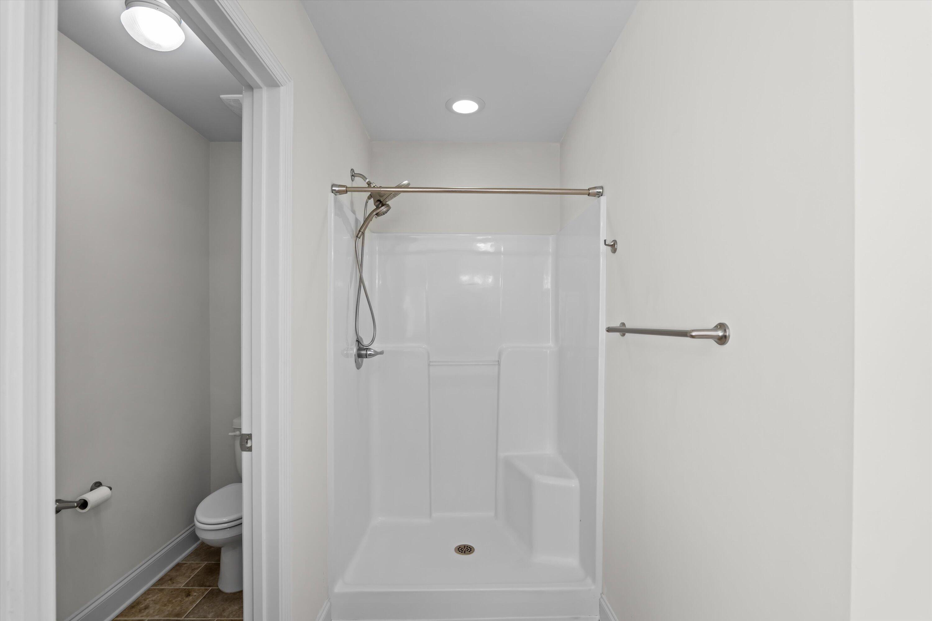 914 Inman Drive Grovetown, GA 30813 - Photo 17 of 22 Primary bathroom with separate shower and water closet