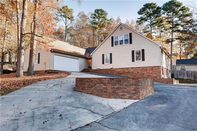 $560,000 | 224 Shadowood Drive Southeast, Calhoun, GA 30701