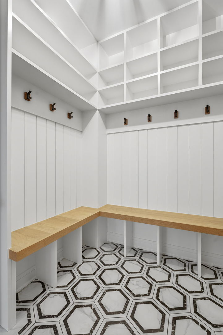 1100 Lois Avenue Park Ridge, IL 60068 - Photo 36 of 41 a bathroom with a sink and a mirror