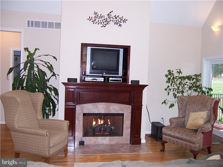 2092 Jacksonville Jobstown Road Jobstown, NJ 08041 - Photo 8 of 15 Great Room