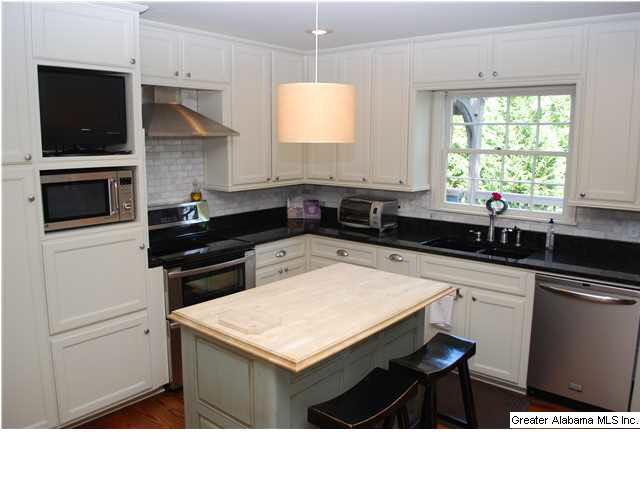 3349 Spring Valley Court Birmingham, AL 35223 - Photo 5 of 27
