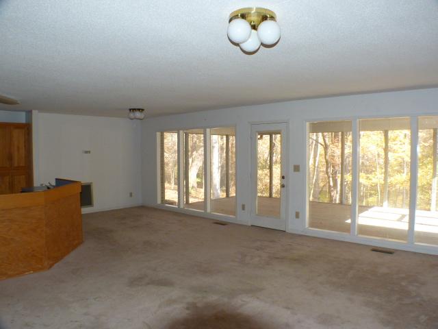 766 Dripping Springs Road Winchester, TN 37398 - Photo 2 of 17 Eat-in kitchen area