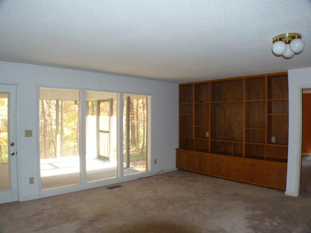 766 Dripping Springs Road Winchester, TN 37398 - Photo 3 of 17 Den features built-in book shelves and great views!