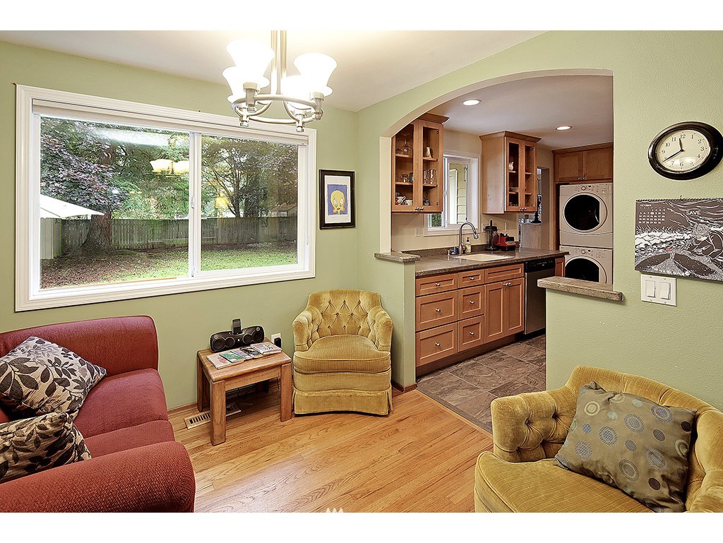 8414 236th Street Southwest Edmonds, WA 98026 - Photo 3 of 15 Gallery Image 3