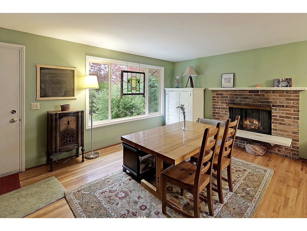 8414 236th Street Southwest Edmonds, WA 98026 - Photo 5 of 15 Gallery Image 5