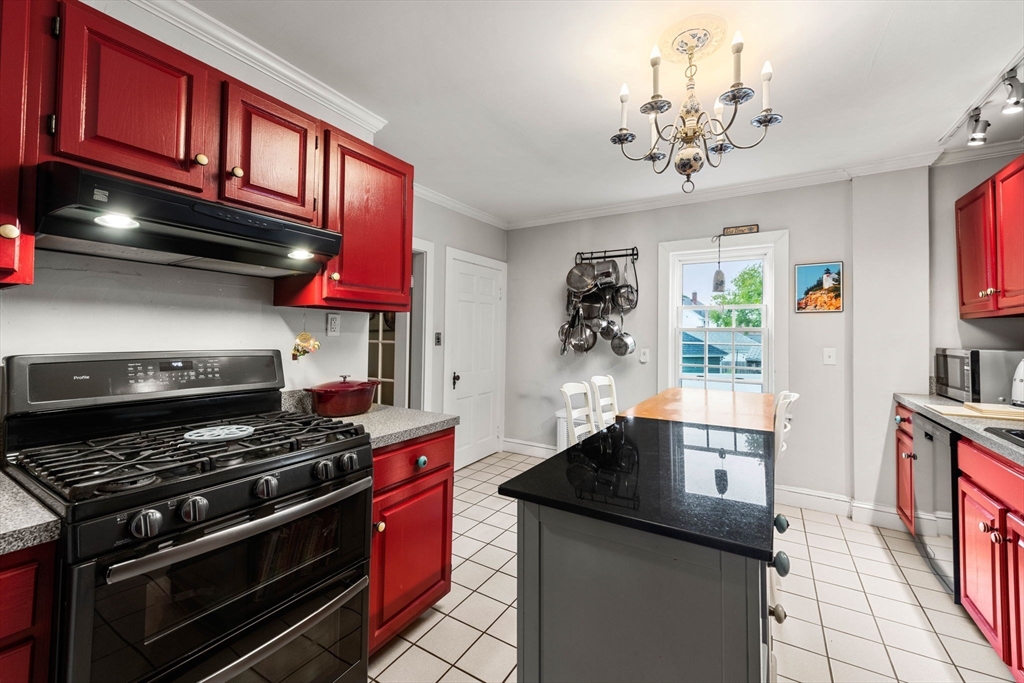 94 Lyman Road North Andover, MA 01845 - Photo 8 of 37 Gallery Image 8