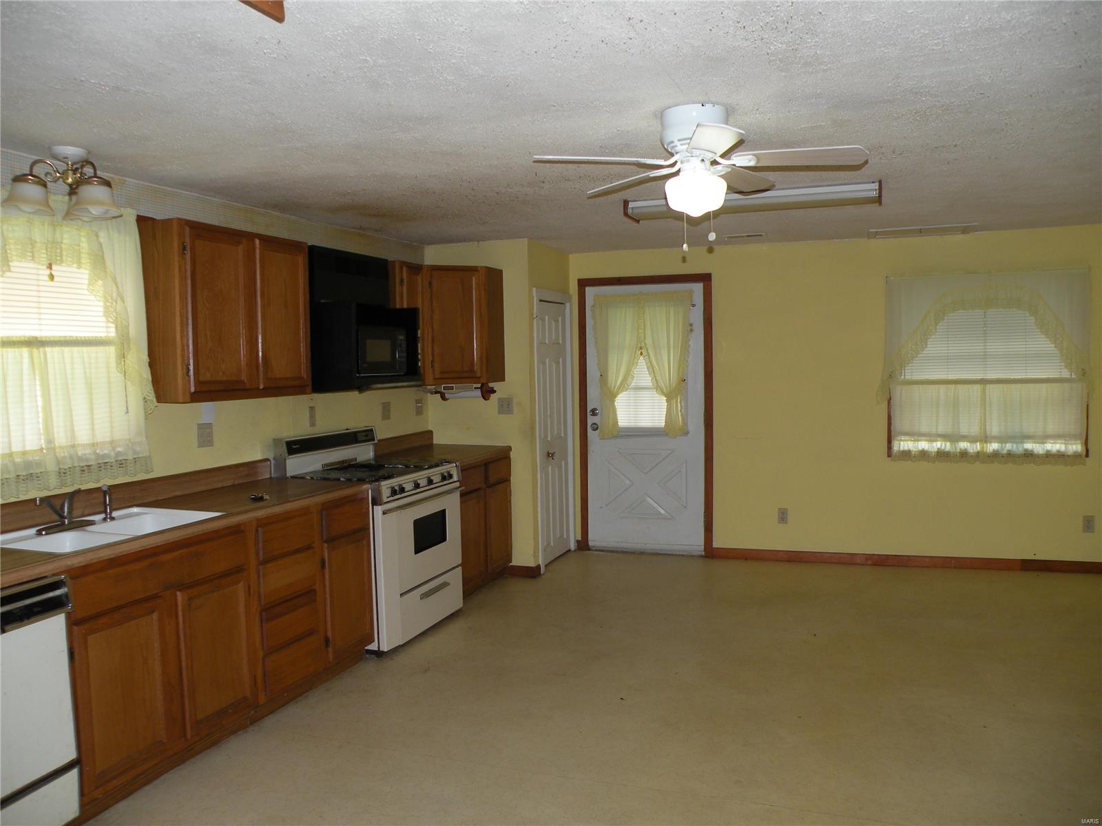 457 Liberty Road Fairview Heights, IL 62208 - Photo 12 of 19 Gallery Image 12