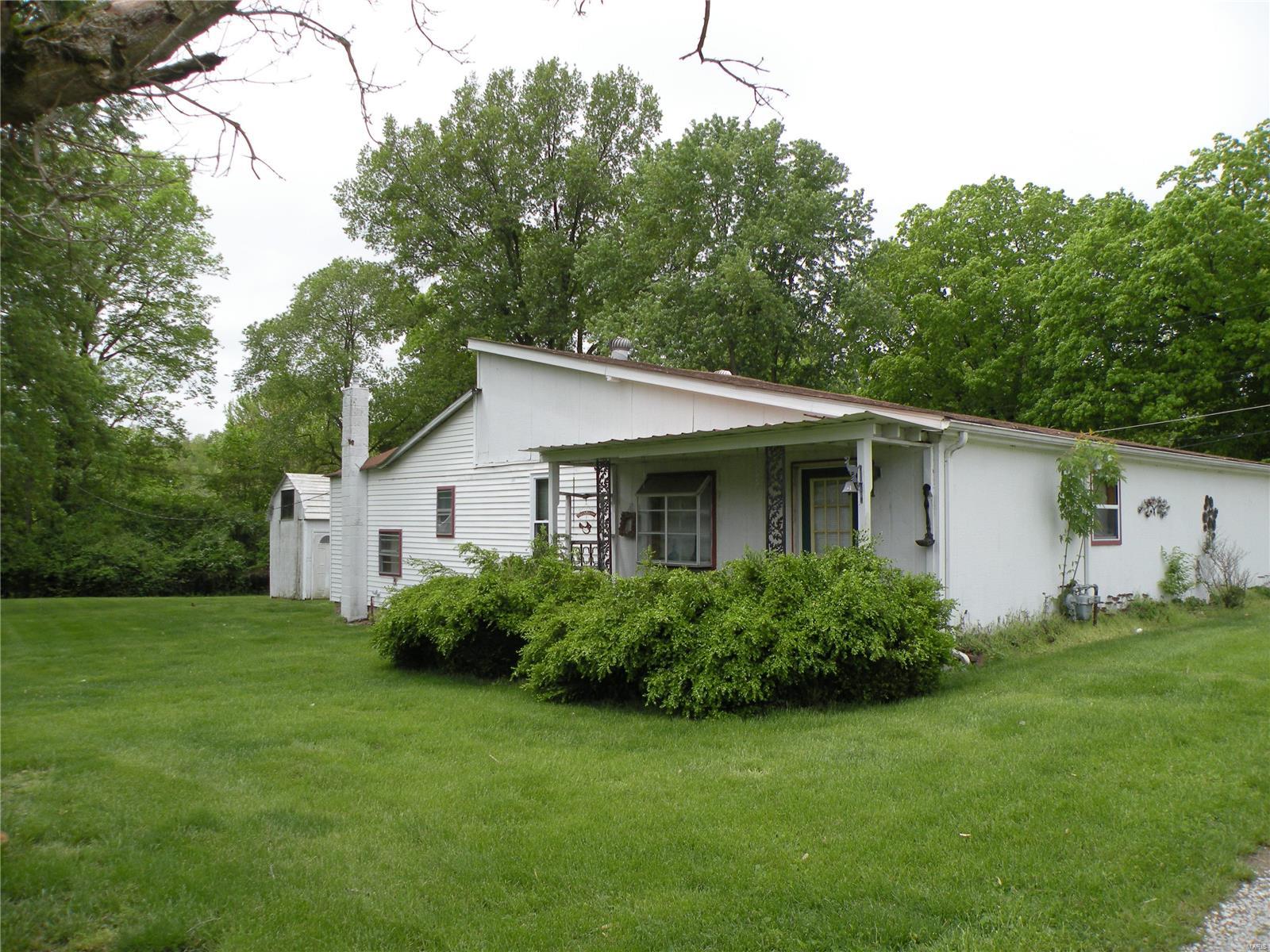 457 Liberty Road Fairview Heights, IL 62208 - Photo 4 of 19 Gallery Image 4
