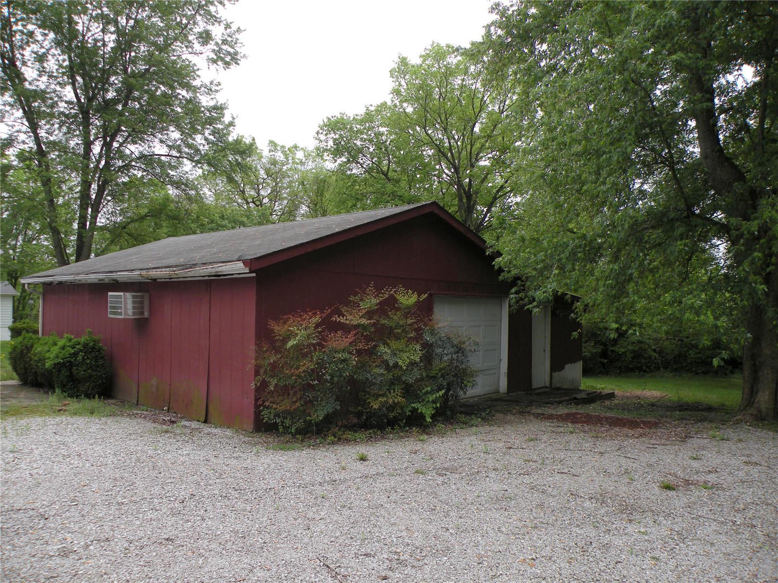 457 Liberty Road Fairview Heights, IL 62208 - Photo 9 of 19 Gallery Image 9