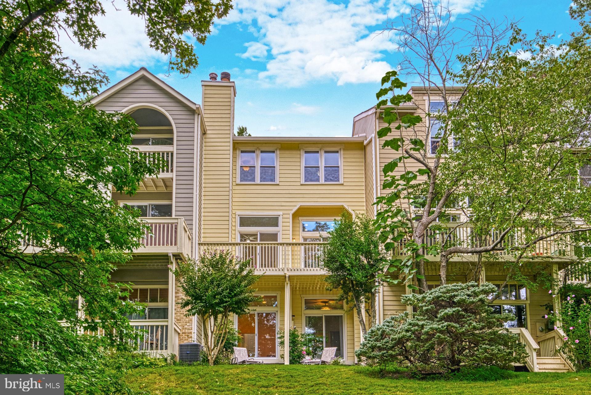 11133 Watermans Drive Reston, VA 20191 - Photo 31 of 56 Rear view