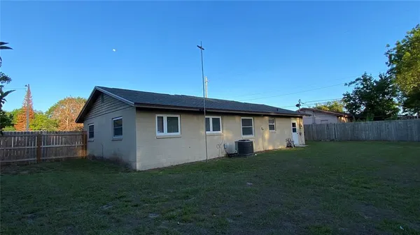 $2,200 | 502 Santiago Avenue, Orlando, FL 32807