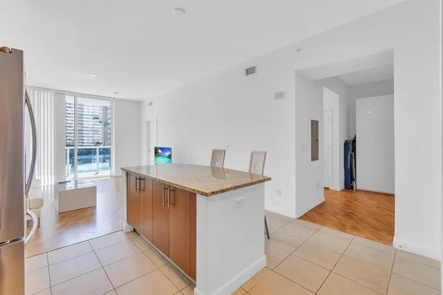 $2,500 | 1945 South Ocean Drive, Unit 502, Hallandale Beach, FL 33009