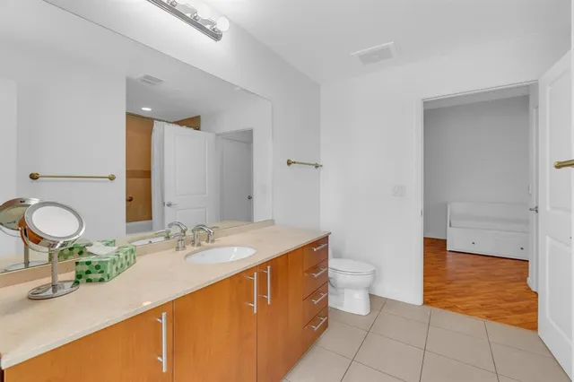 $2,500 | 1945 South Ocean Drive, Unit 502, Hallandale Beach, FL 33009