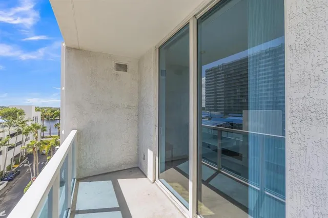 $2,500 | 1945 South Ocean Drive, Unit 502, Hallandale Beach, FL 33009