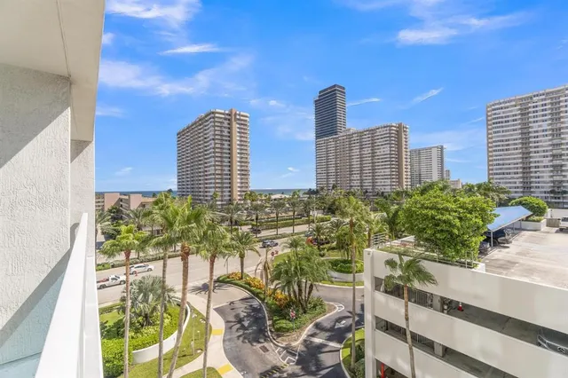 $2,500 | 1945 South Ocean Drive, Unit 502, Hallandale Beach, FL 33009