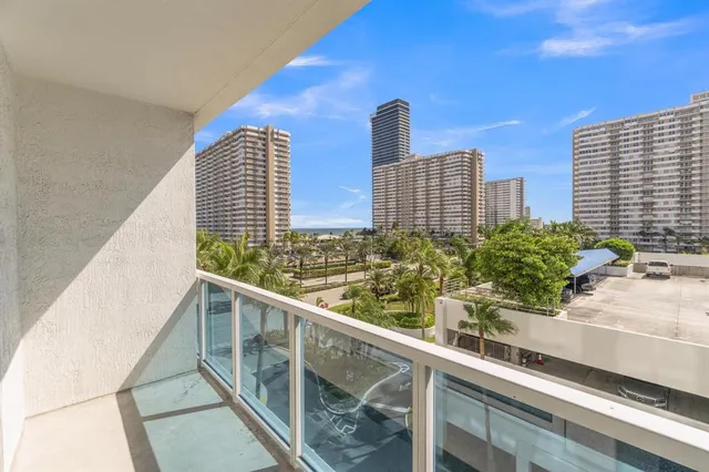 $2,500 | 1945 South Ocean Drive, Unit 502, Hallandale Beach, FL 33009