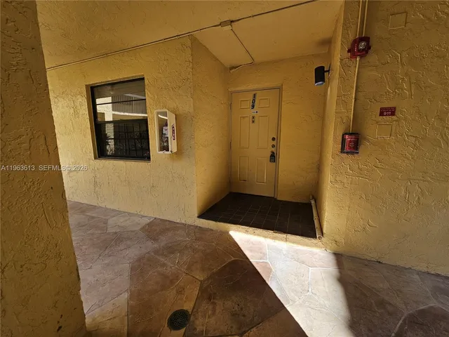 $2,150 | 6575 West Oakland Park Boulevard, Unit 109, Lauderhill, FL 33313