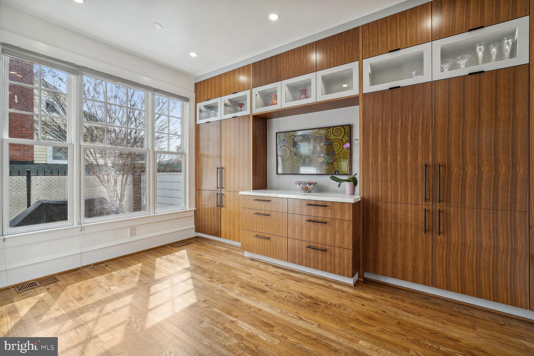 7433 Arlington Road Bethesda, MD 20814 - Photo 14 of 30 Kitchen