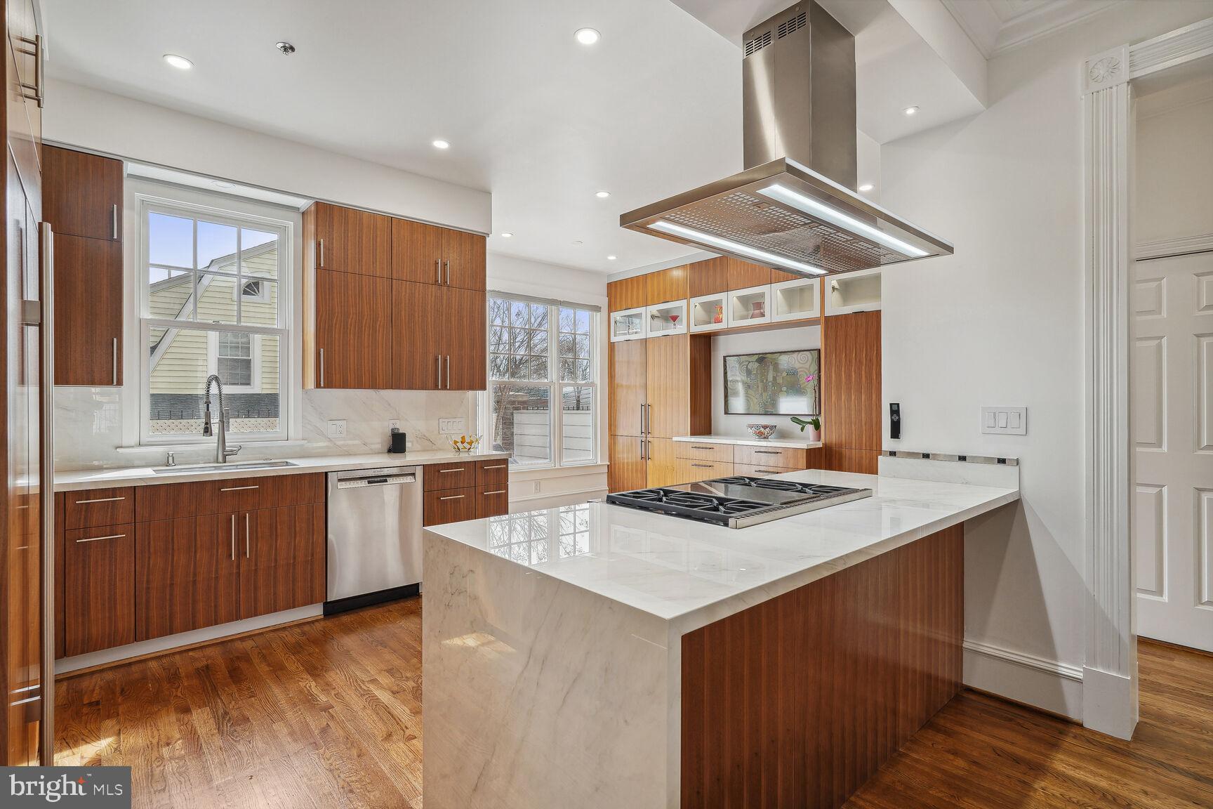 7433 Arlington Road Bethesda, MD 20814 - Photo 15 of 30 Kitchen