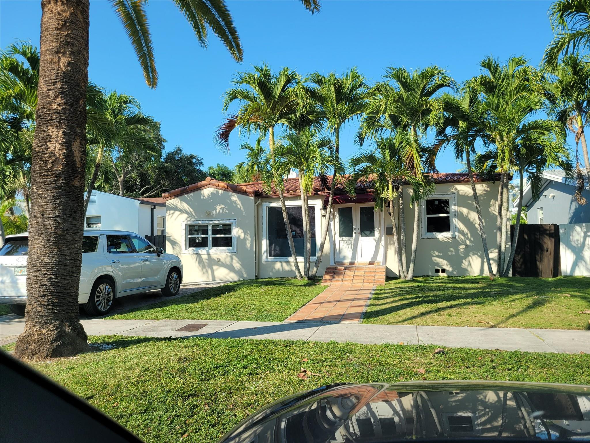 521 Southwest 23rd Road Miami, FL 33129 - Photo 7 of 11 Photo 7
