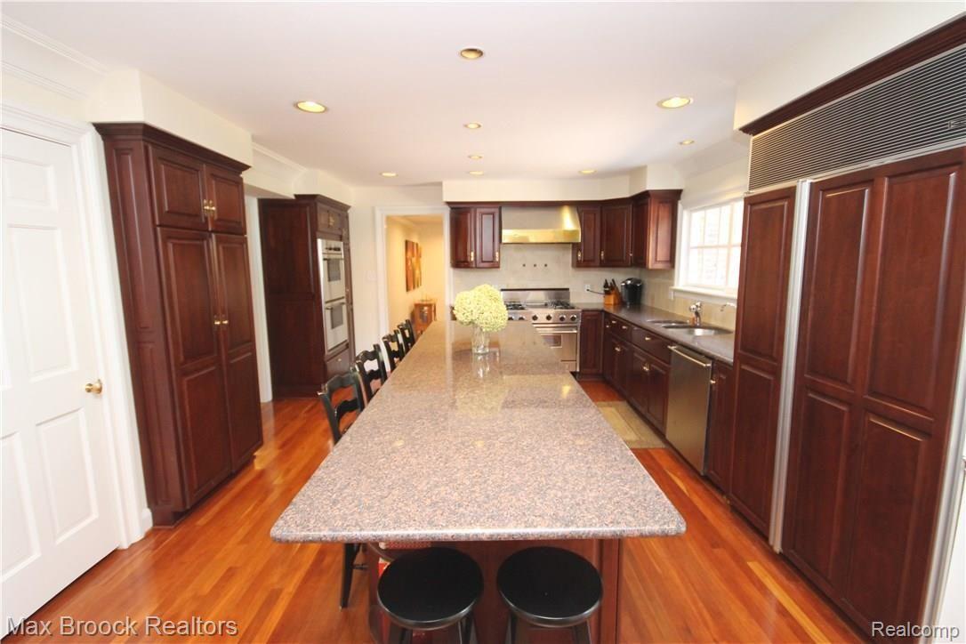 4784 Walnut Lake Road Bloomfield Hills, MI 48301 - Photo 8 of 29 IMG_9876.JPG