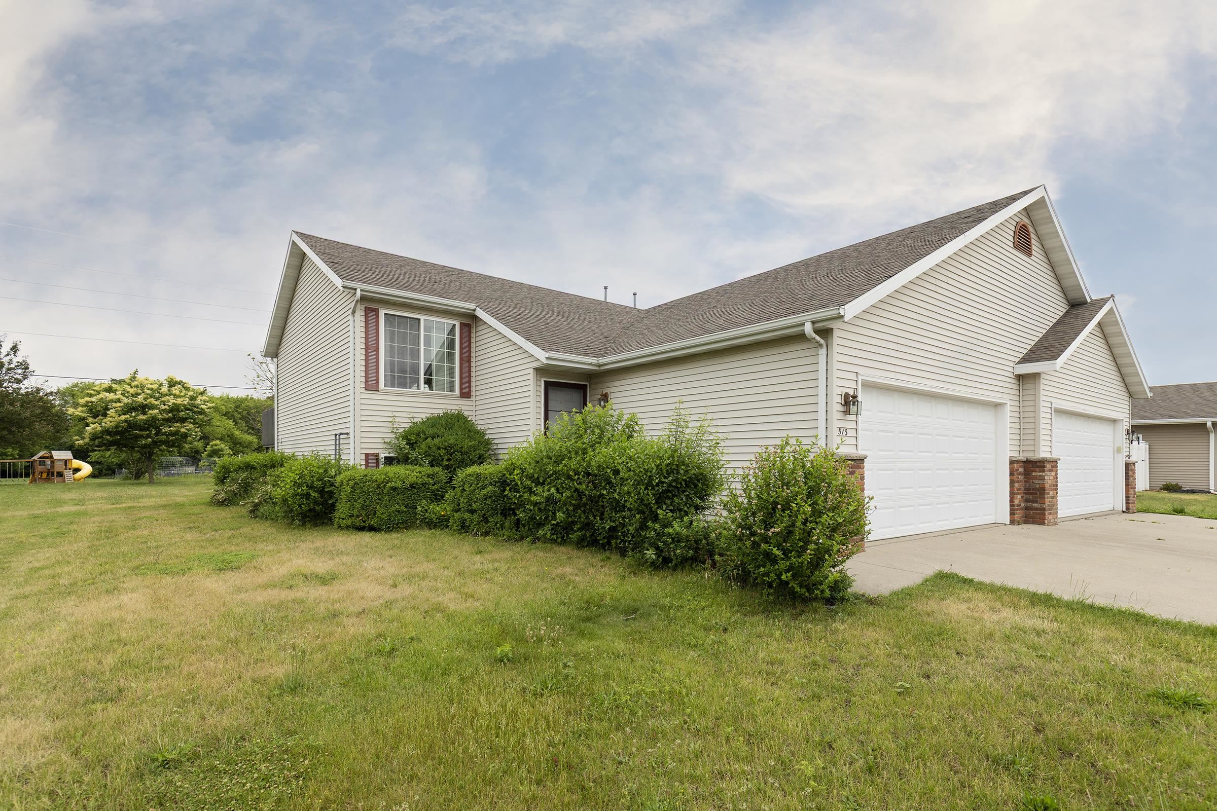513 Reena Avenue Fort Atkinson, WI 53538 - Photo 3 of 29