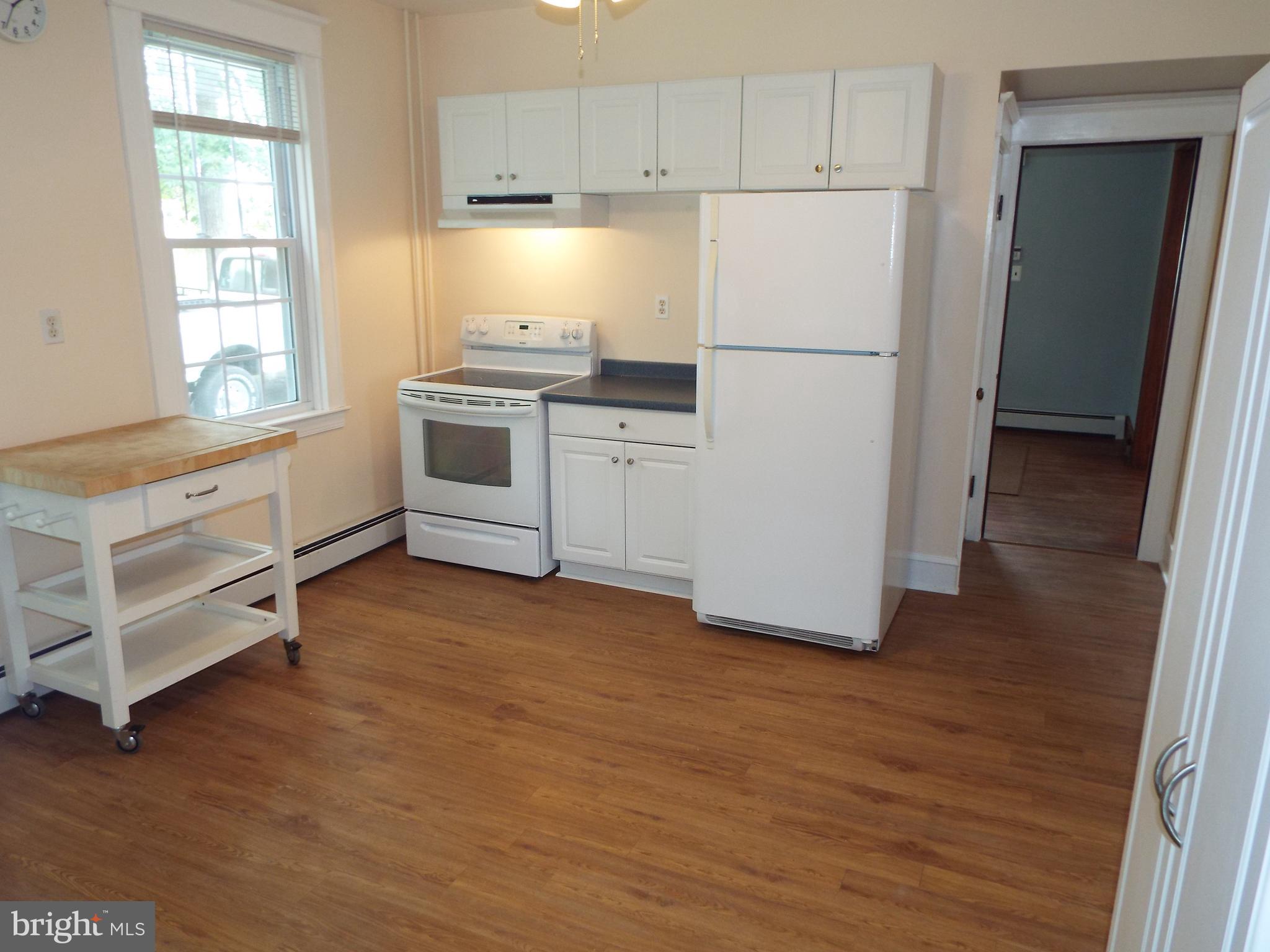 7210 Dogwood Road Baltimore, MD 21244 - Photo 11 of 36 Spacious eat-in kitchen.