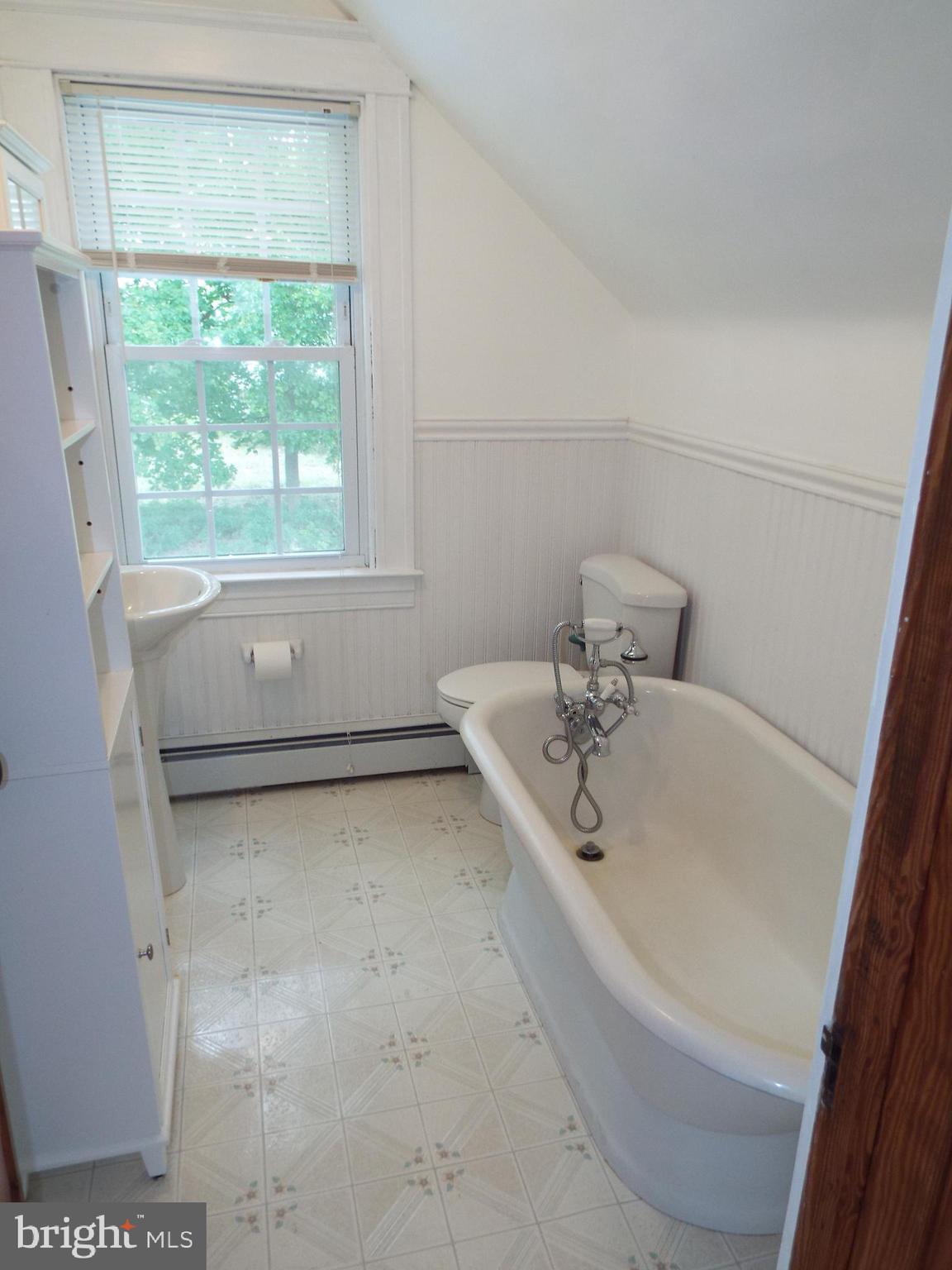 7210 Dogwood Road Baltimore, MD 21244 - Photo 19 of 36 Relax in the custom soaking tub.