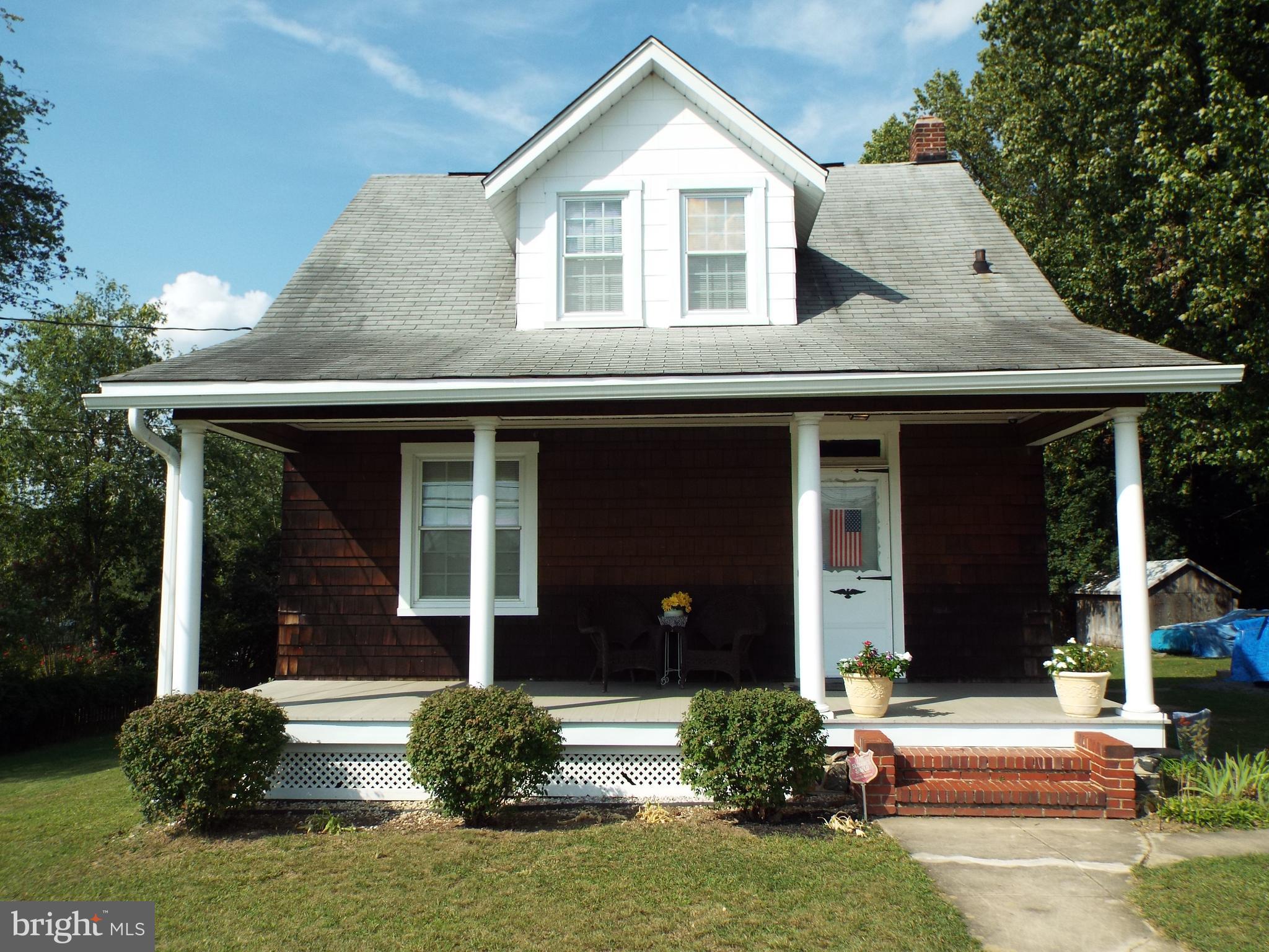 7210 Dogwood Road Baltimore, MD 21244 - Photo 33 of 36 It's a Charmer Cape Cod.