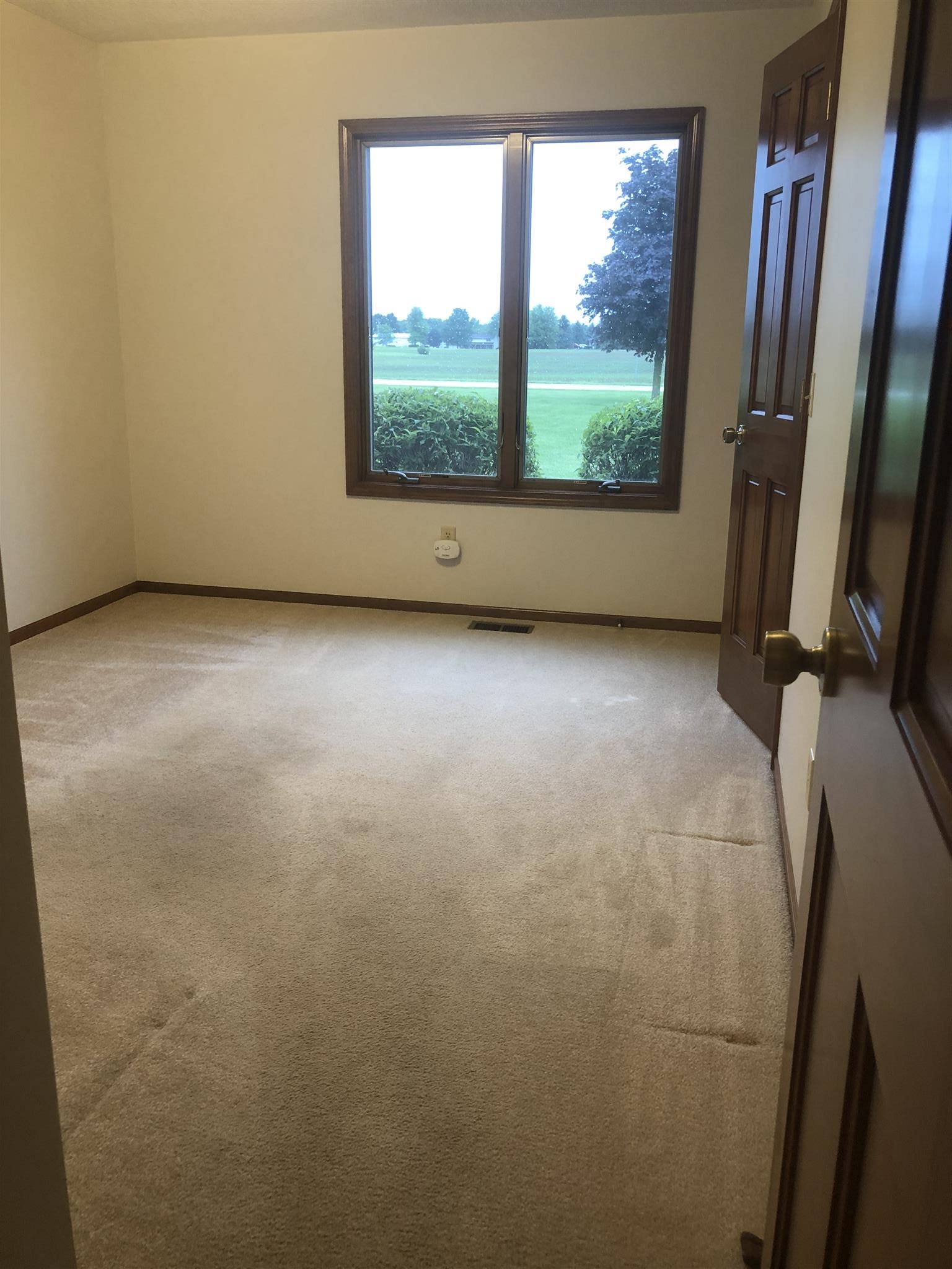 4215 West Division Road Huntington, IN 46750 - Photo 14 of 21 Gallery Image 14