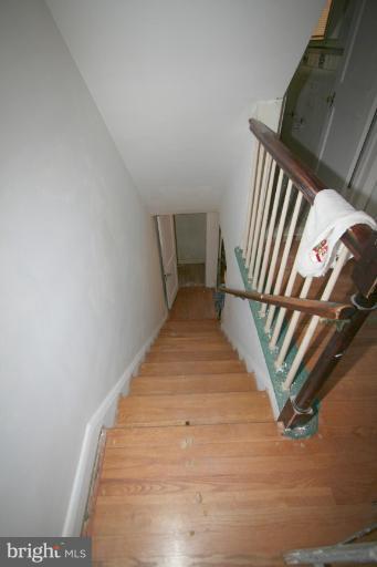 5010 West Hills Road Baltimore, MD 21229 - Photo 18 of 30 a view of entryway