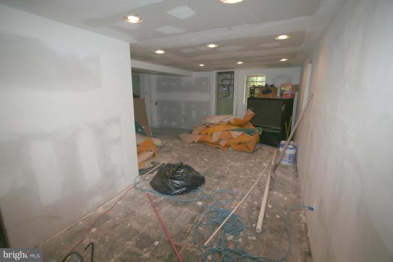 5010 West Hills Road Baltimore, MD 21229 - Photo 28 of 30