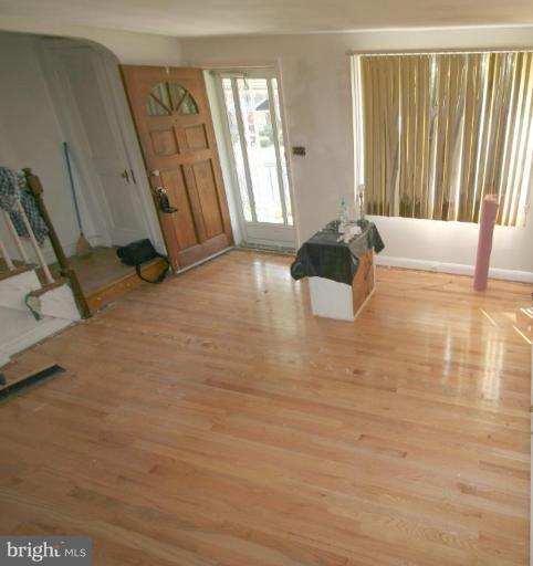 5010 West Hills Road Baltimore, MD 21229 - Photo 9 of 30