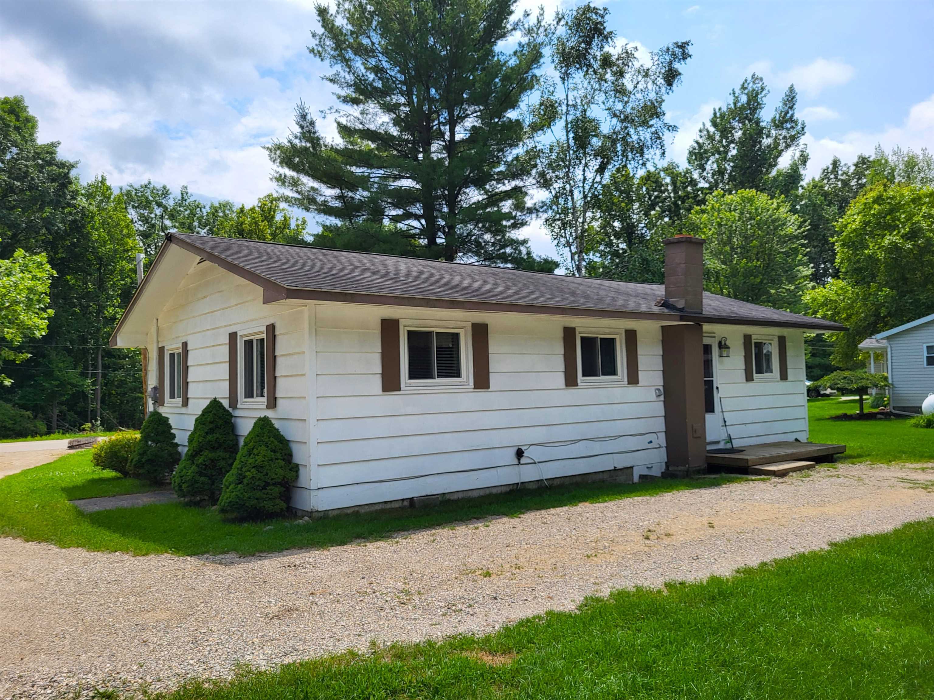 1853 Deerhaven Road Alger, MI 48610 - Photo 4 of 39