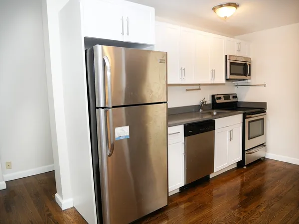 $3,260 | 45 Carlton Street, Unit 7, Brookline, MA 02446
