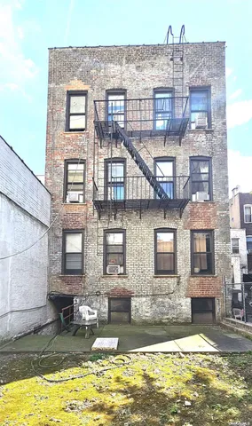 $1,750,000 | 13-09 40th Avenue | Long Island City