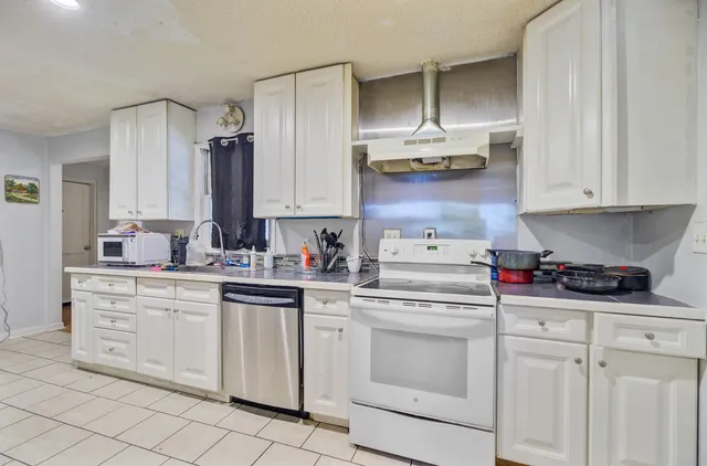 $950,000 | 7074 West Constellation Drive, North Charleston, SC 29418