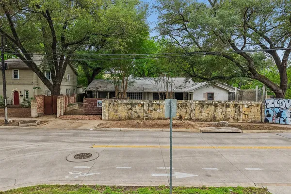 $450,000 | 801 East 32nd Street, Austin, TX 78705