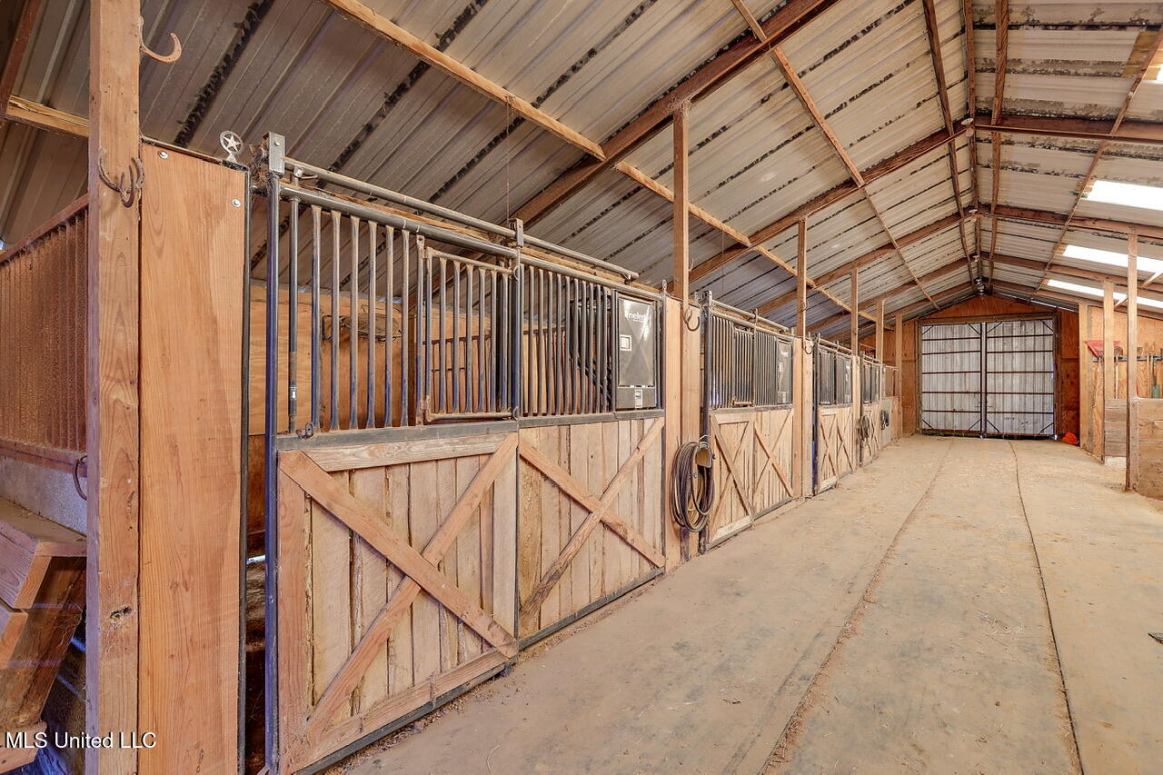 624 McCluer Road Jackson, MS 39212 - Photo 28 of 40 624 McCluer Rd (34)