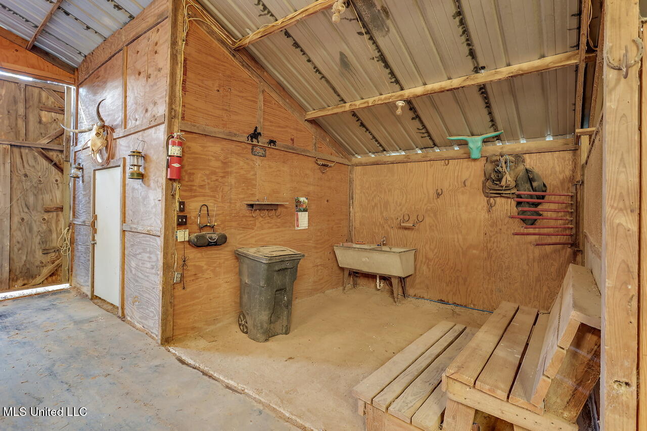 624 McCluer Road Jackson, MS 39212 - Photo 29 of 40 624 McCluer Rd (35)