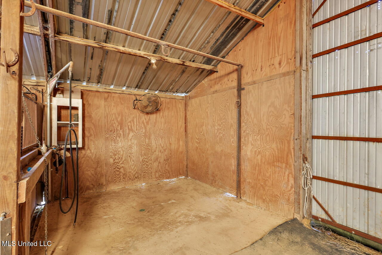 624 McCluer Road Jackson, MS 39212 - Photo 30 of 40 624 McCluer Rd (38)