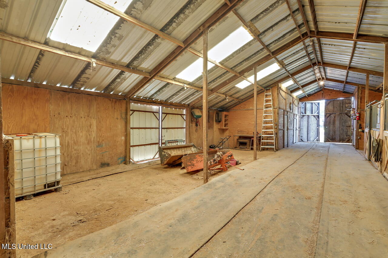 624 McCluer Road Jackson, MS 39212 - Photo 32 of 40 624 McCluer Rd (36)